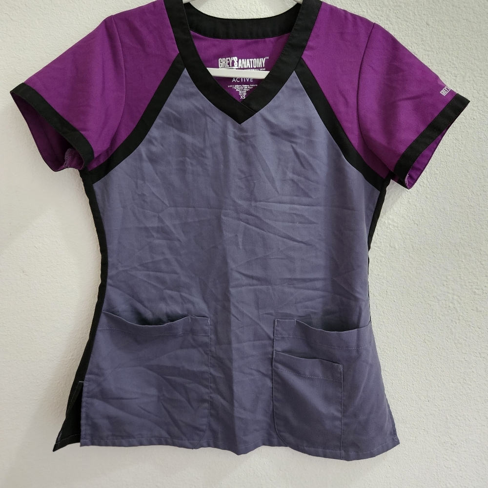 Greys Anatomy Scrub Tops - Picture 3 of 8